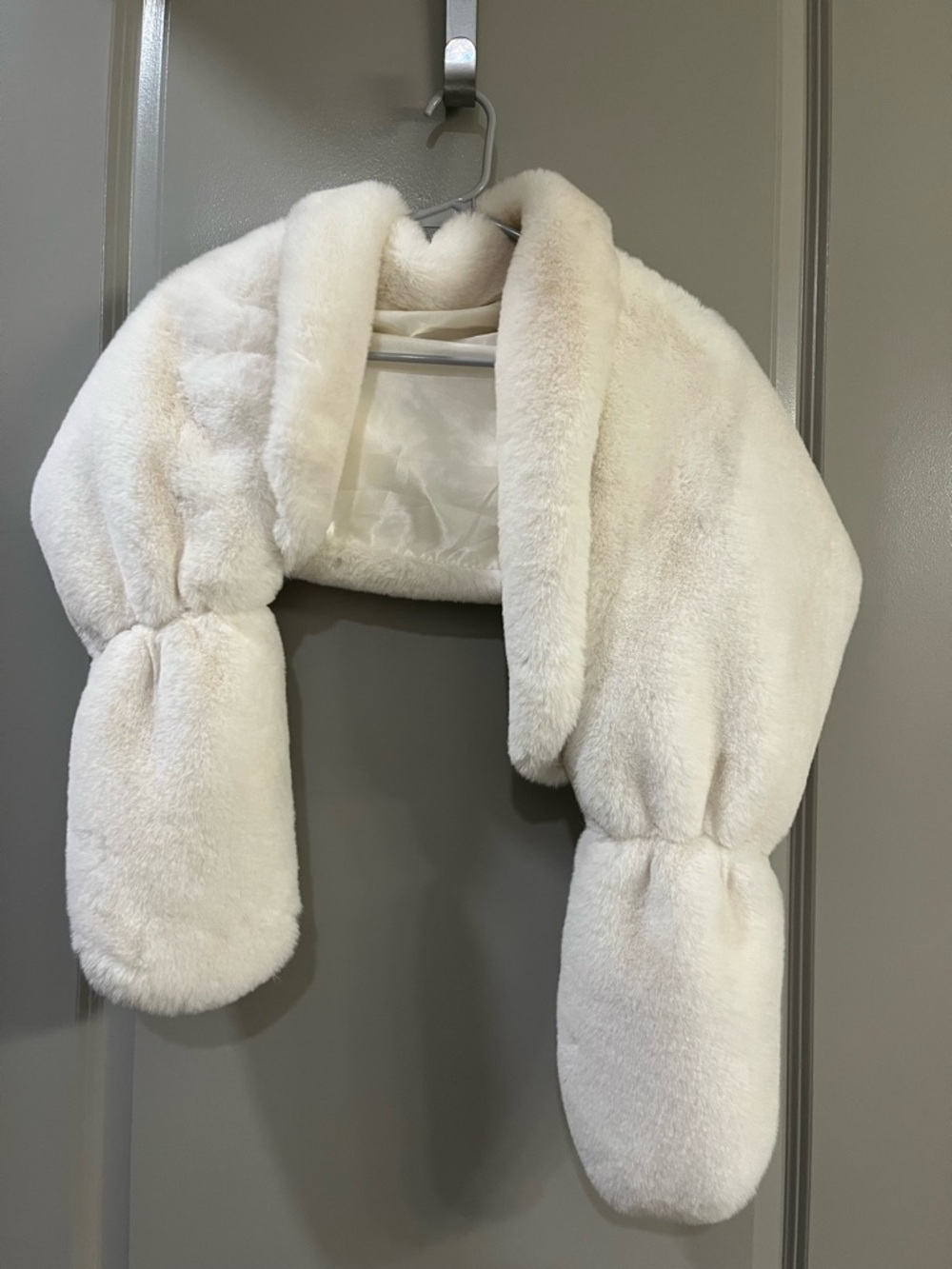 Ivory Faux Fur Stole Wrap